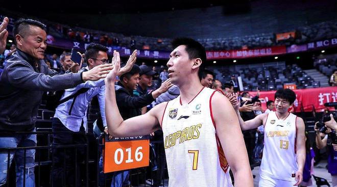 爱游戏官网-克里夫兰骑士训练开放日;今夜内部沟通引欢呼;CBA常规赛在即;纪律约束更严格的简单介绍