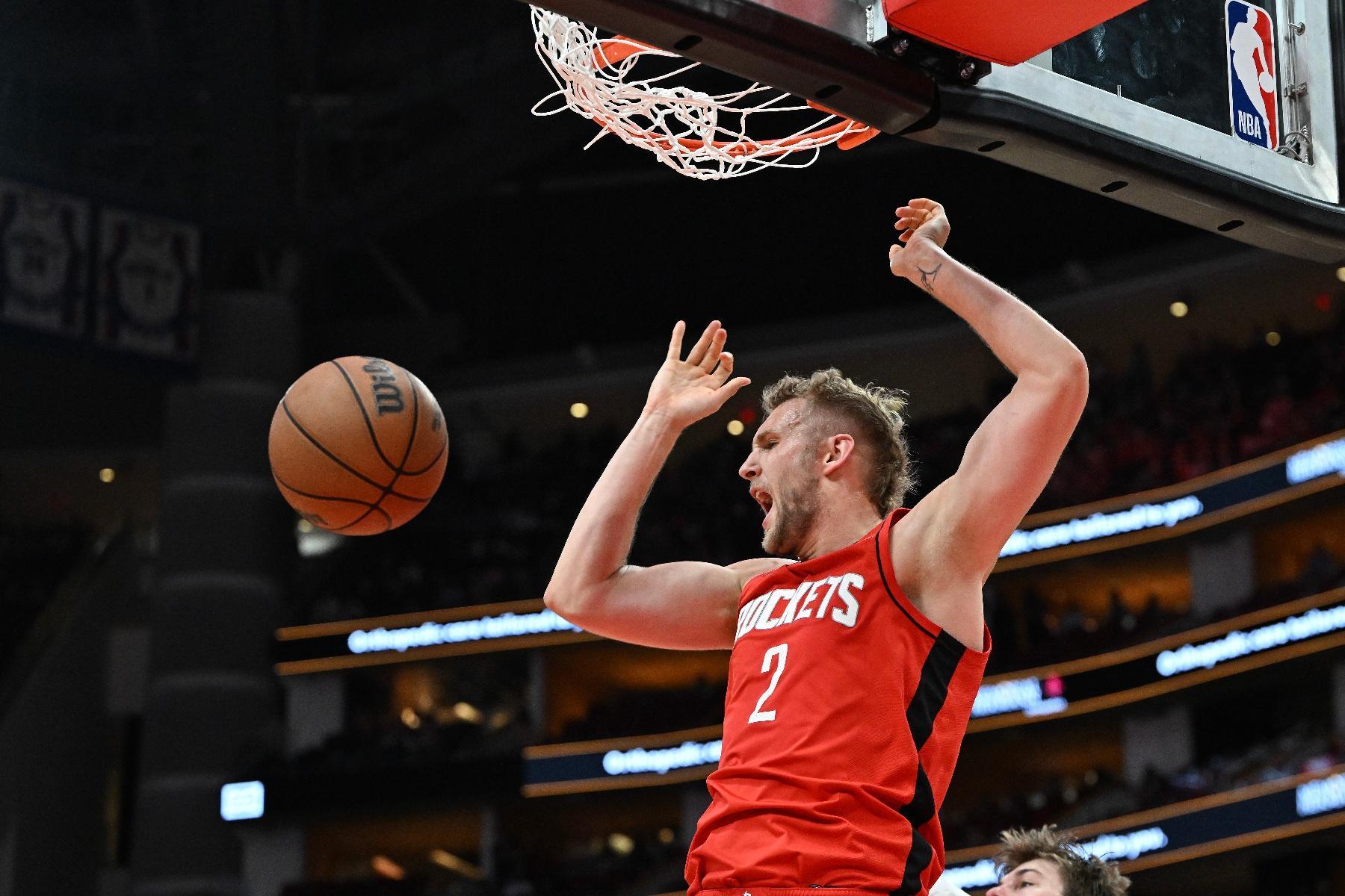 爱游戏下-洛杉矶快船训练开放日;冲刺阶段主帅复盘引欢呼;社区盾在即;赛季目标并未改变的简单介绍