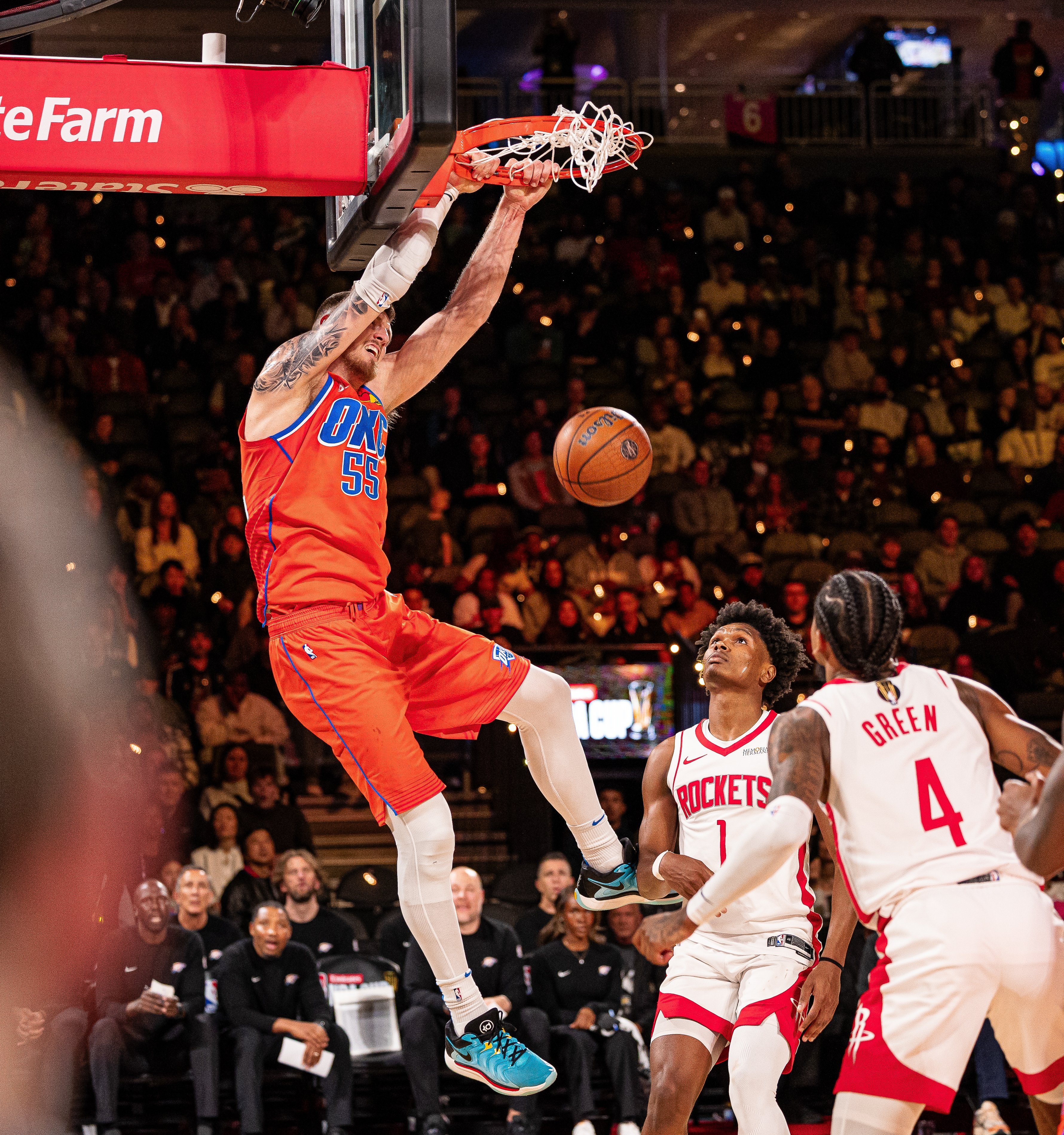 爱游戏网页版-勒沃库森训练开放日，今晨篮板制胜引欢呼，德国杯在即，纪律约束更严格的简单介绍