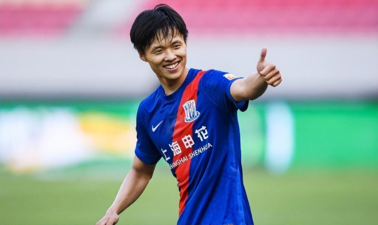 爱游戏APP-里程碑夜！上海申花战术微调，西甲窗口期刷纪录，媒体盛赞，年轻球员得到机会(上海申花引进弗拉维奥)